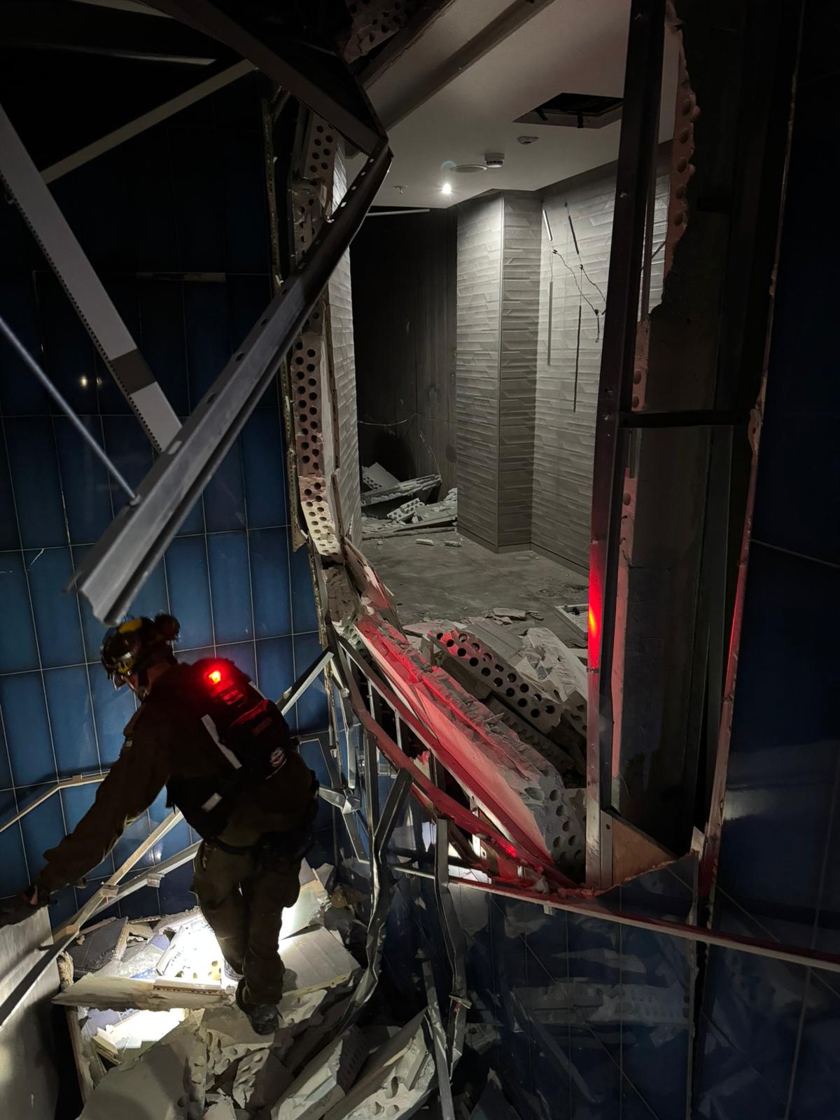 Da Vinci Complex interior damage